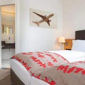 **** Hotel Frankfurt Airport - By Ihg Duitsland